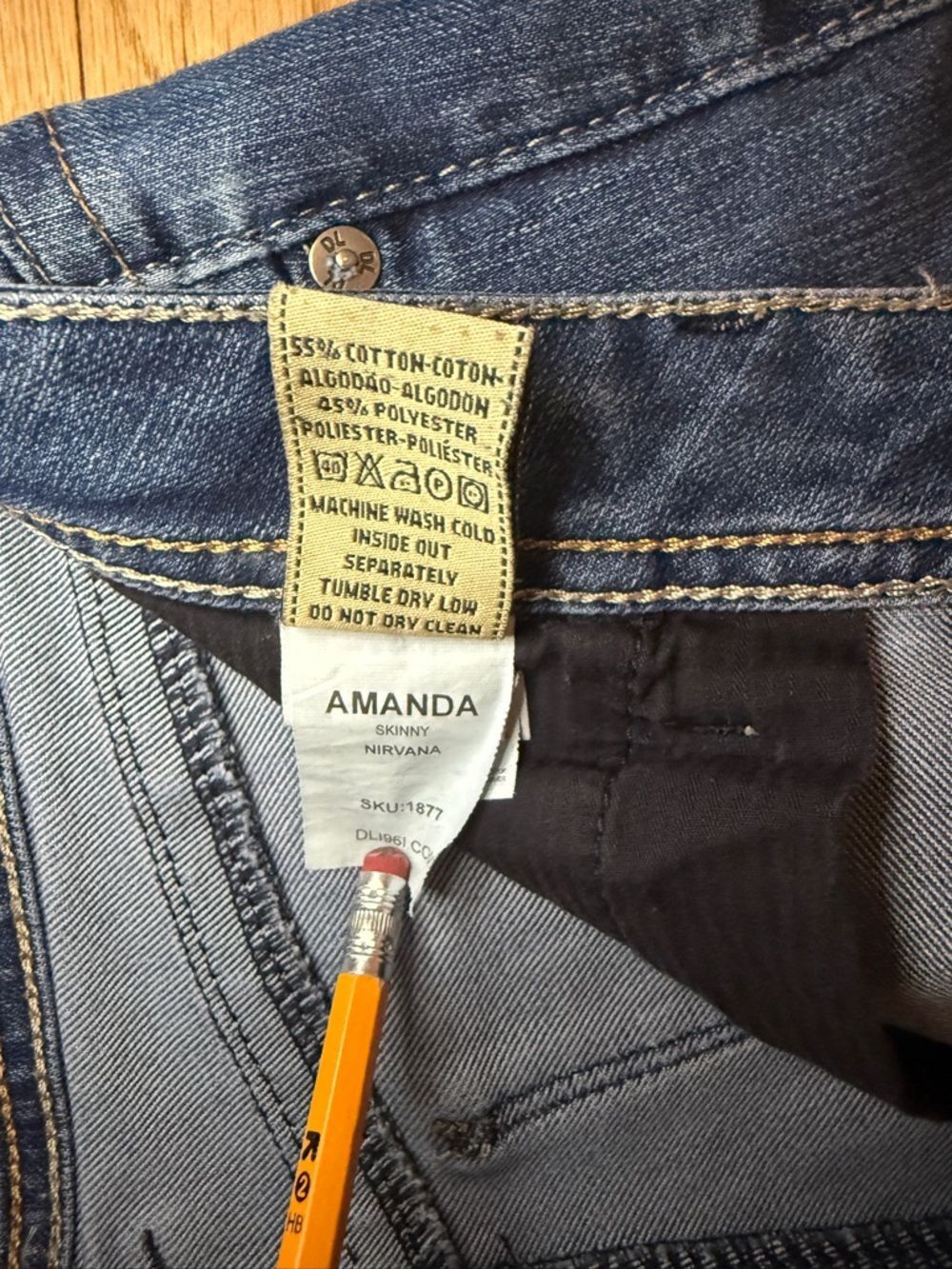 DL1961 Premium Denim Jeans – Size 28 – High Rise Skinny / Mom Fit - Picture 8 of 9